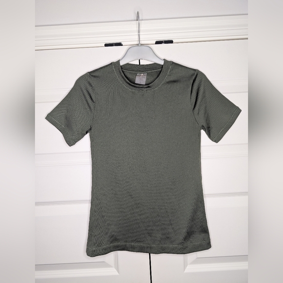 CALIA by Carrie Underwood Tops - CALIA by Carrie Underwood Small Dark Green Ribbed Top Short Sleeve